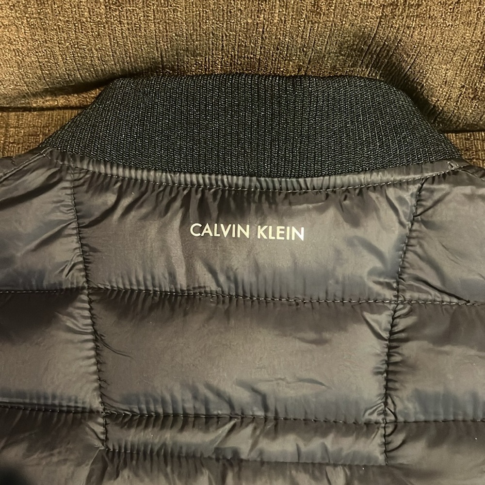 Calvin Klein Men's Black Puffer Vest - Picture 6 of 6